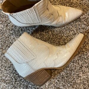 Sam Edelman Women's Cream Western Ankle Boots